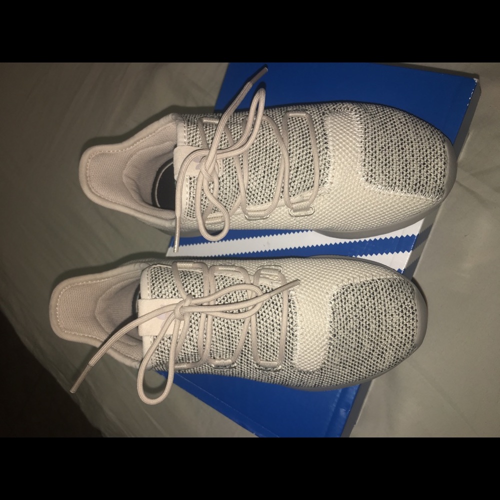 Adidas - Picture 2 of 4